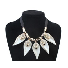 2015 trendy metal necklace flower pendant chain necklace wholesale